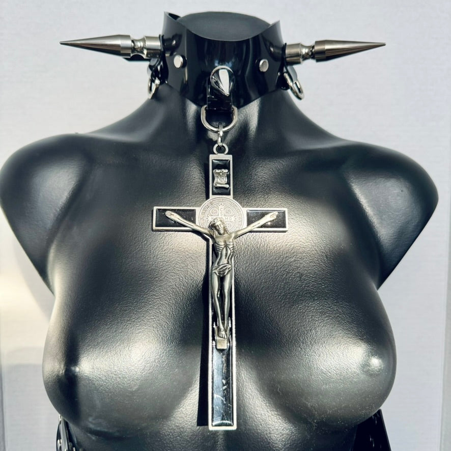 Cross Choker